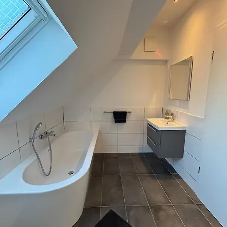 Gemuetlich & Offen - Mit Grossem Balkon - 3