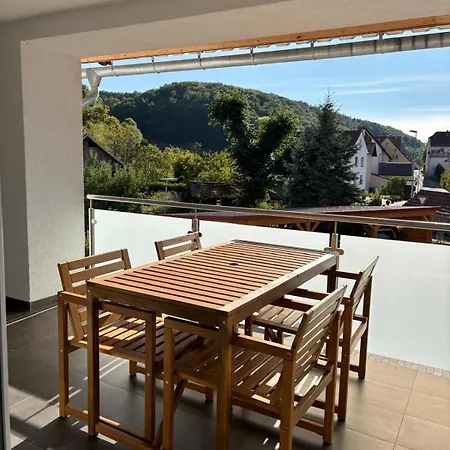 Gemuetlich & Offen - Mit Grossem Balkon - 3 Appartement *