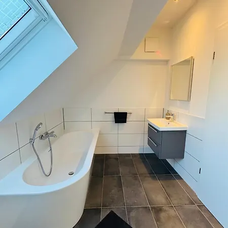 Apartment Gemuetlich & Offen - Mit Grossem Balkon - 3 *